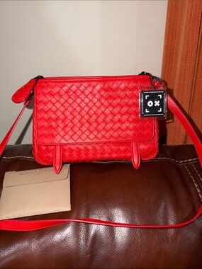 ‼️Authentic Bottega Veneta Red Leather Crossbody Bag